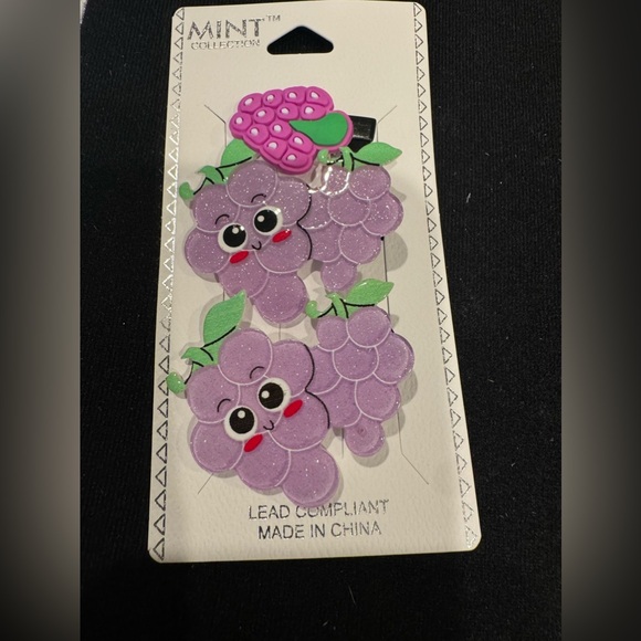 Girls Set of 3 Hair Clips Grapes - Picture 4 of 4